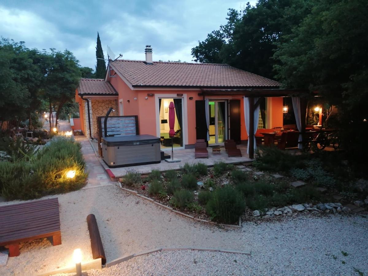 The Forest House Krk 2 Kras Luaran gambar