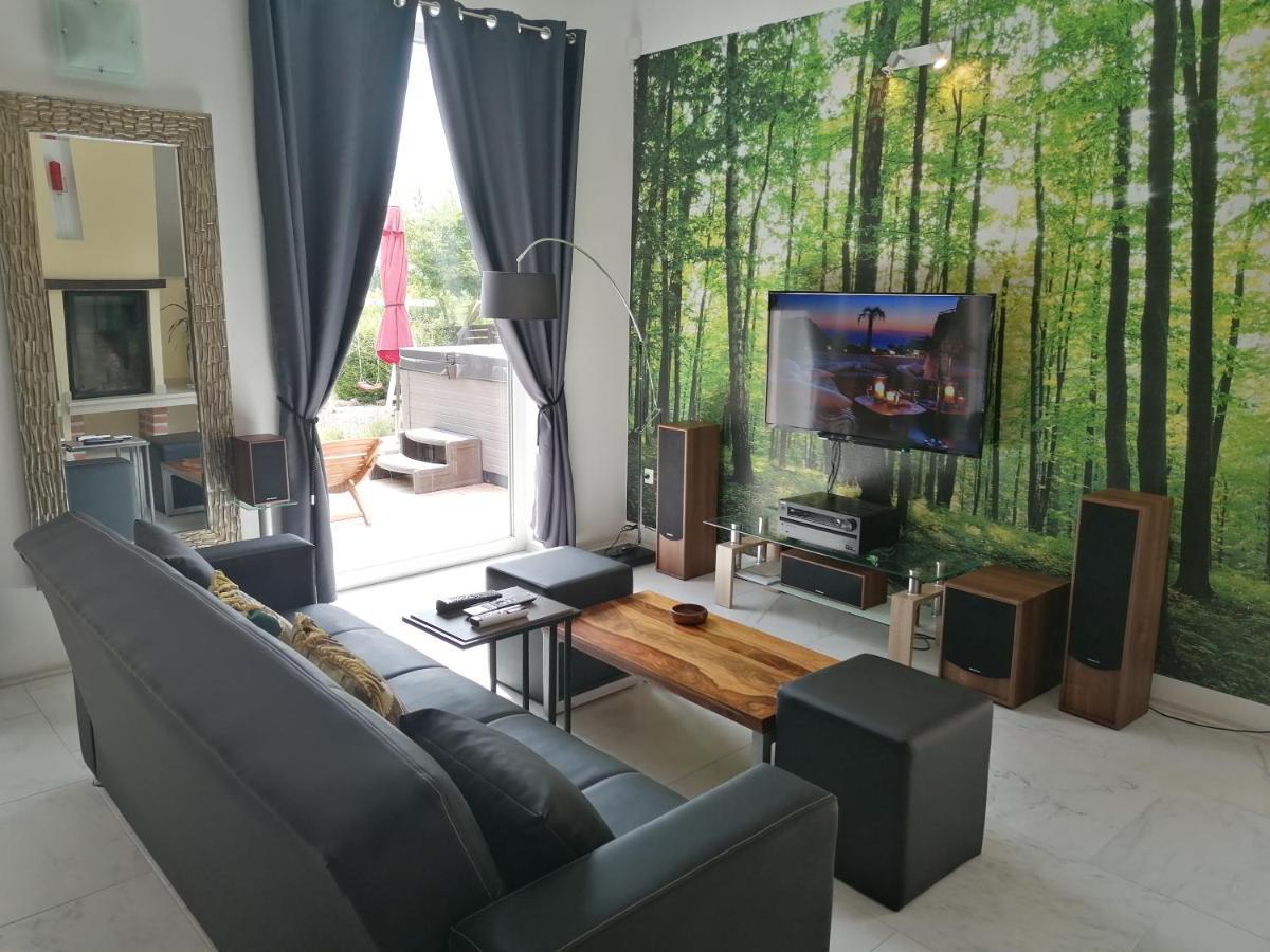The Forest House Krk 2 Kras Luaran gambar
