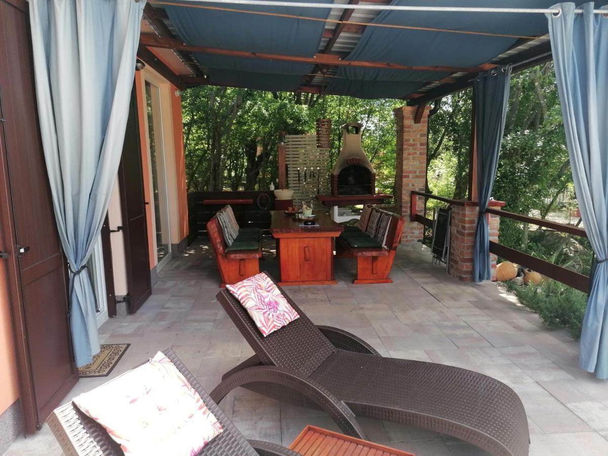 The Forest House Krk 2 Kras Luaran gambar