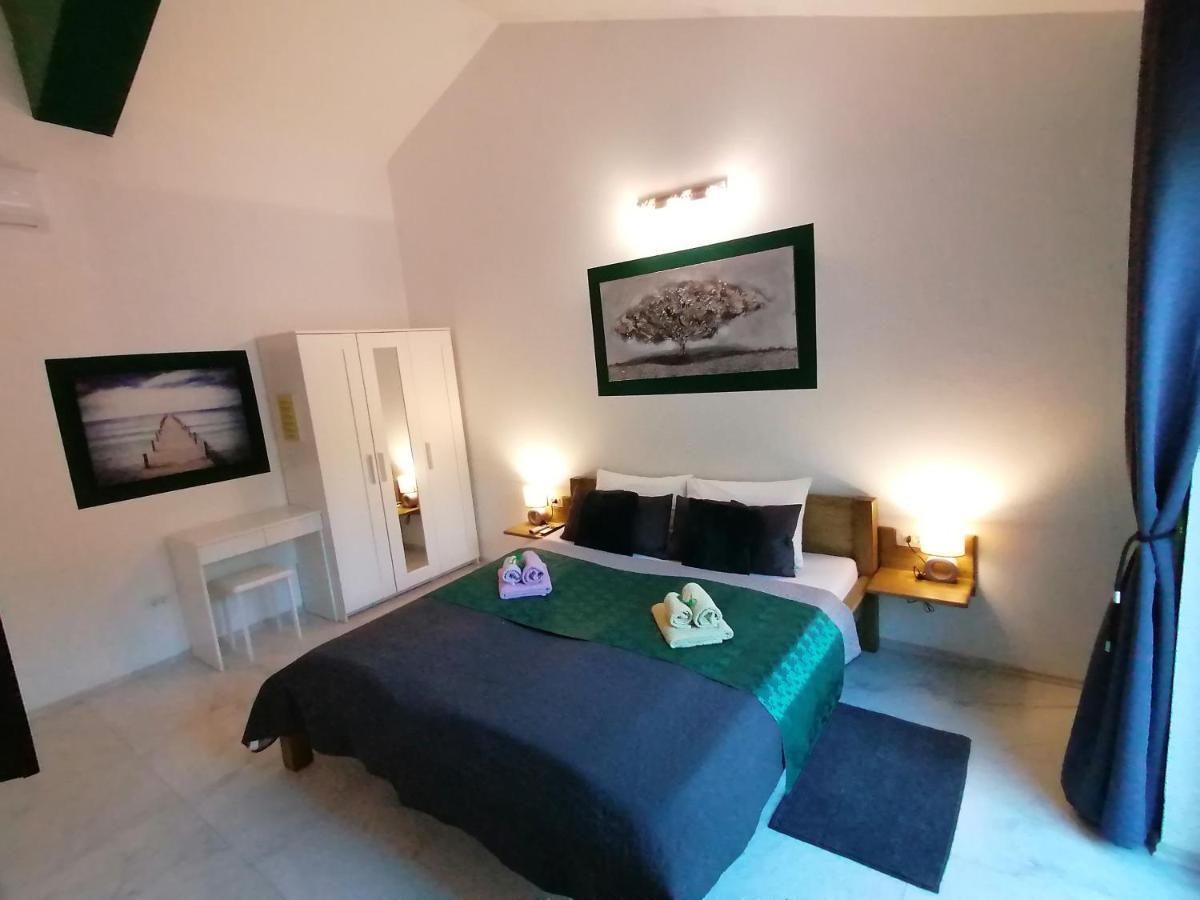 The Forest House Krk 2 Kras Luaran gambar