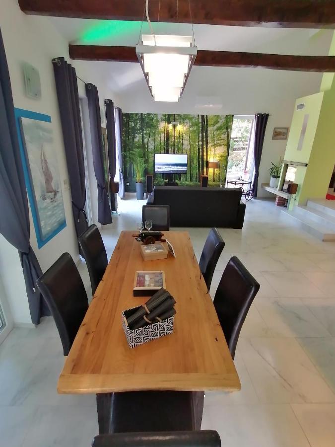 The Forest House Krk 2 Kras Luaran gambar