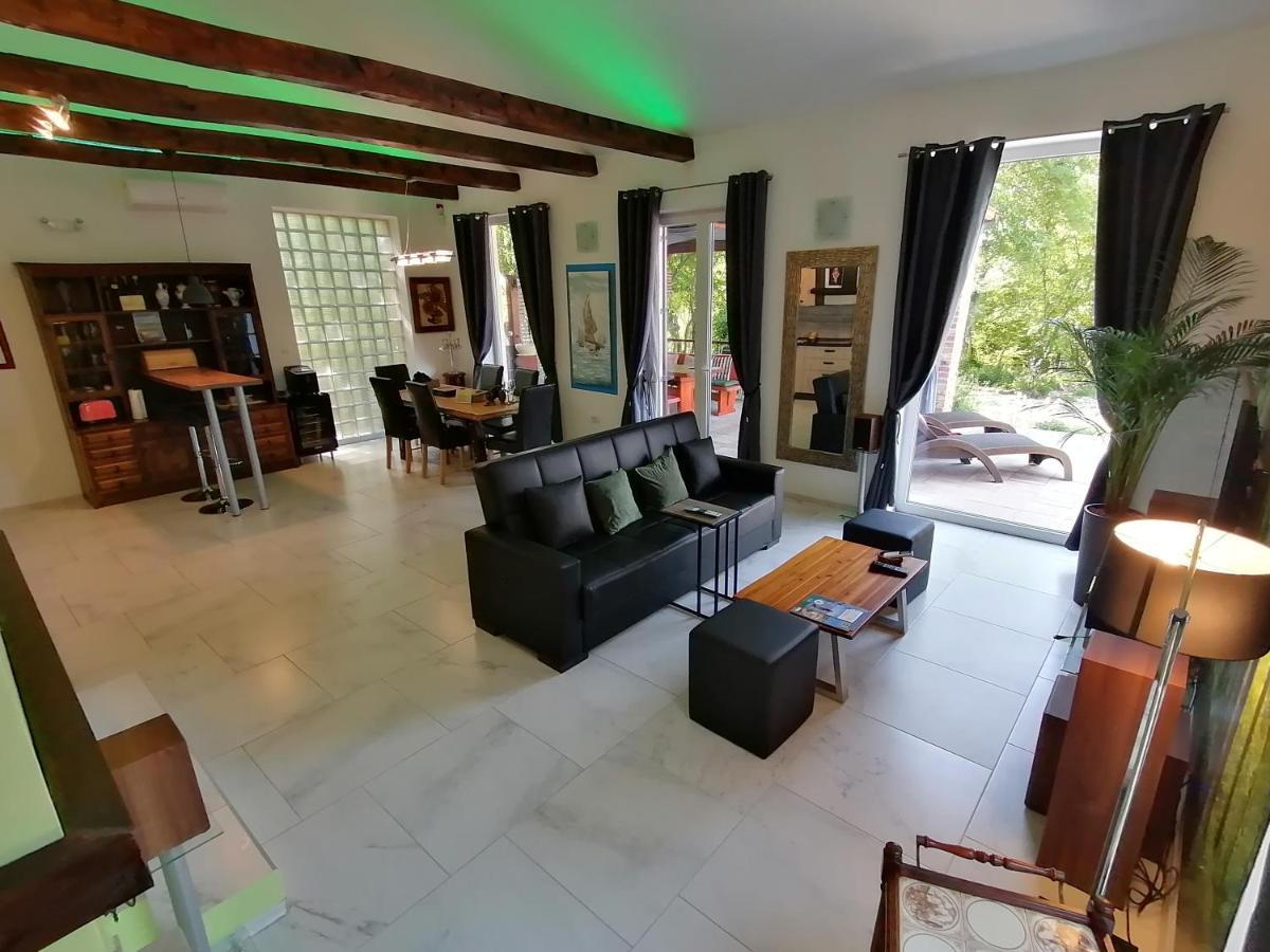 The Forest House Krk 2 Kras Luaran gambar