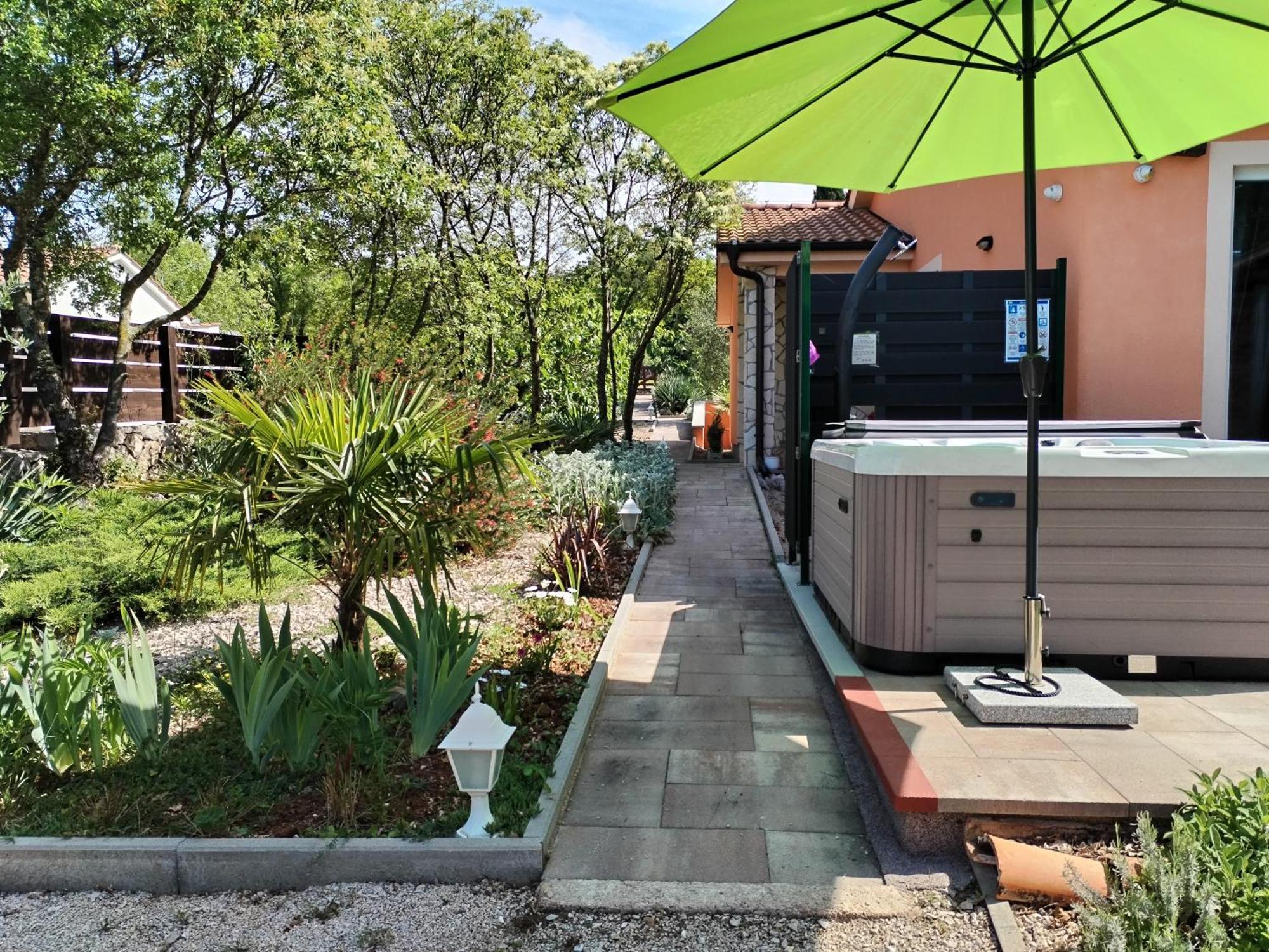 The Forest House Krk 2 Kras Luaran gambar