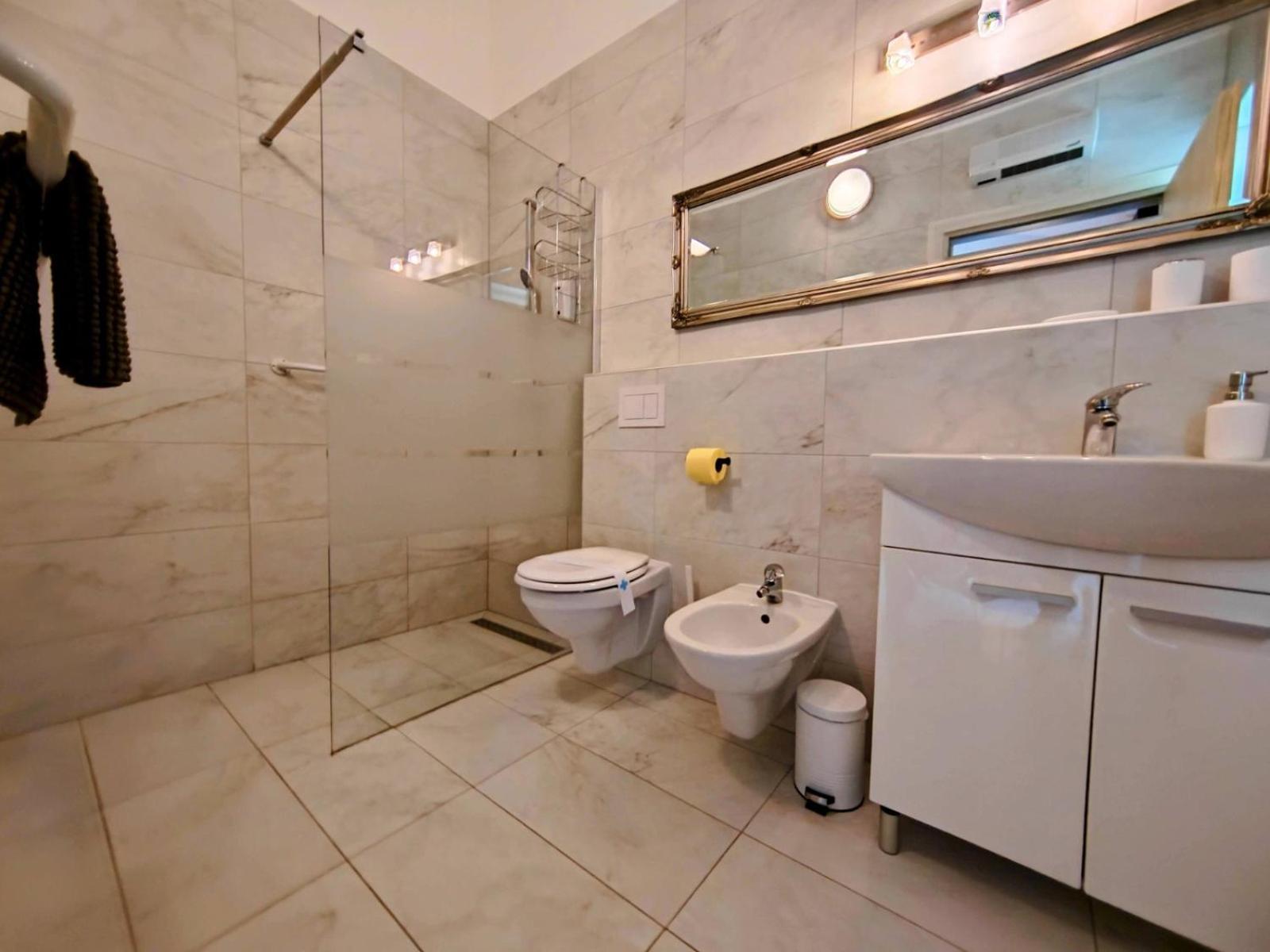 The Forest House Krk 2 Kras Luaran gambar